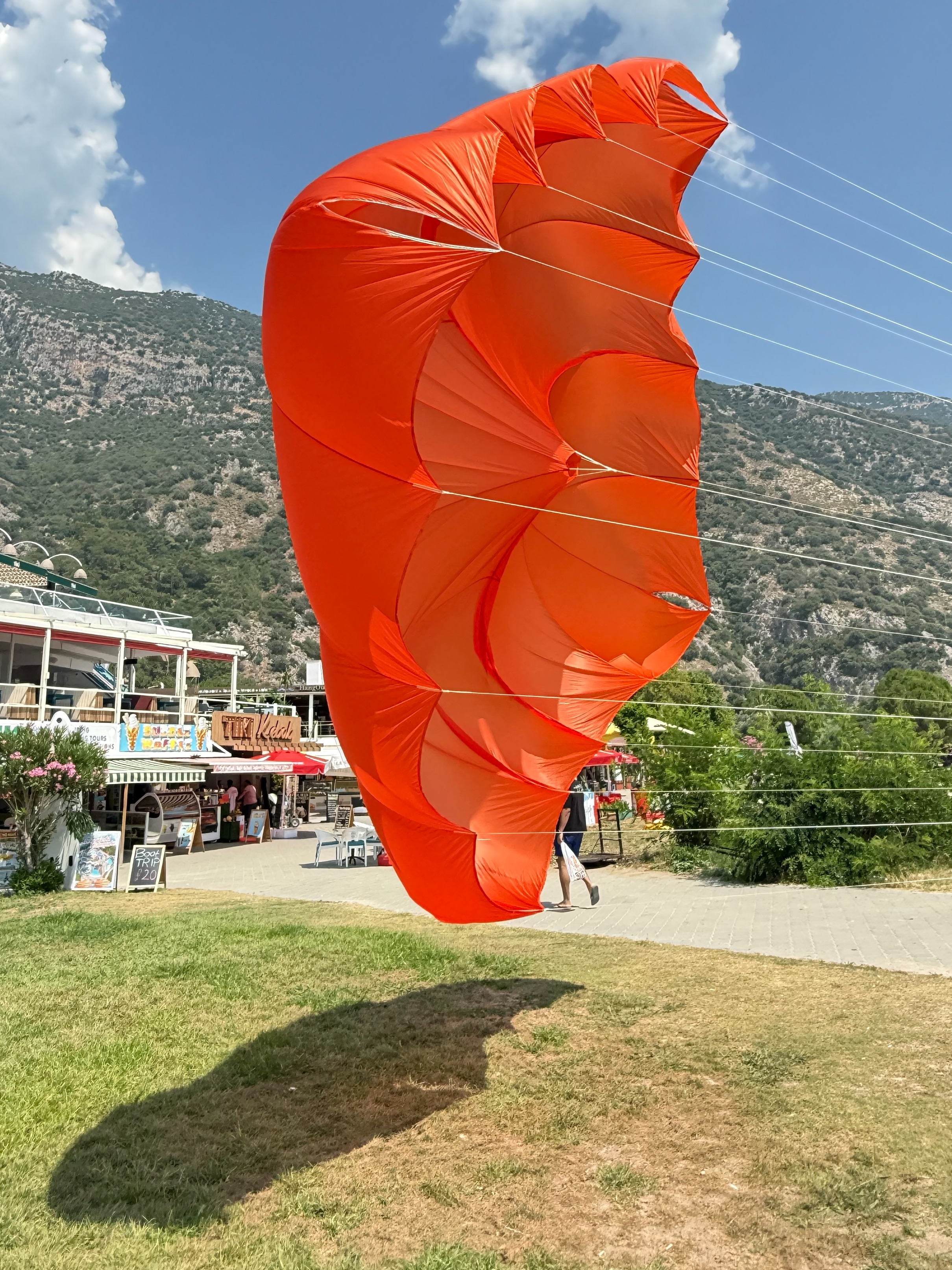 SQUARE  Reserve Parachute YEDEK